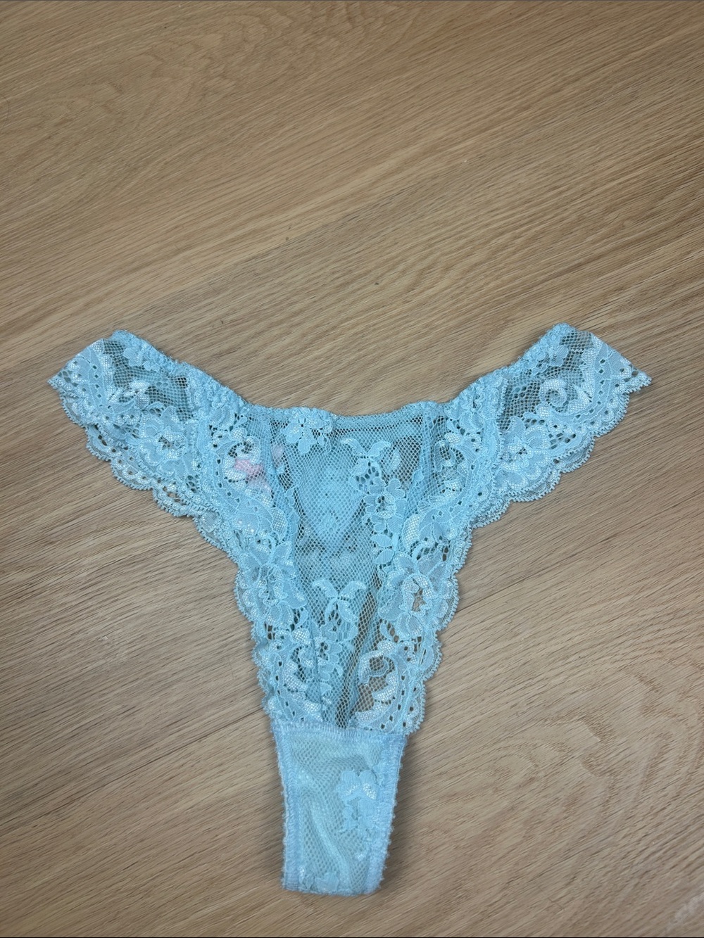 2006 Y2K VTG Victoria’s Secret lace thong panty